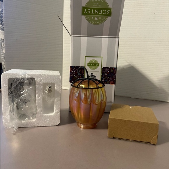 Scentsy Other - Scentsy Amber Pumpkin Candle Holder